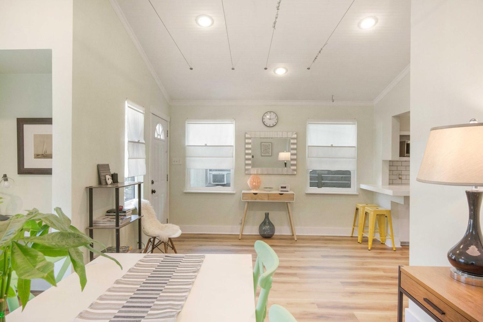 Ferienhaus Relax By The Pool, Gather In Yard, Walk To 6th St & Dtwn's Eateries *