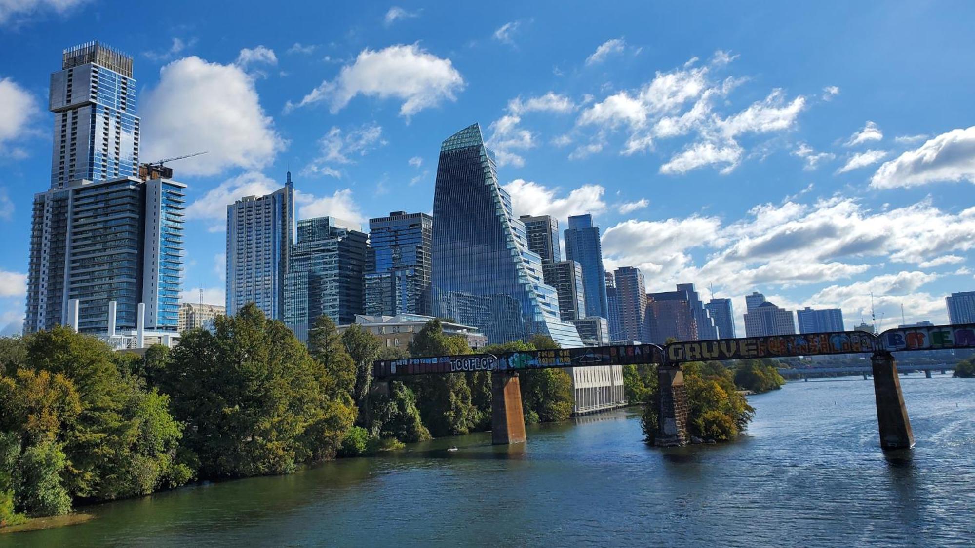Relax By The Pool, Gather In Yard, Walk To 6th St & Dtwn's Eateries * Austin