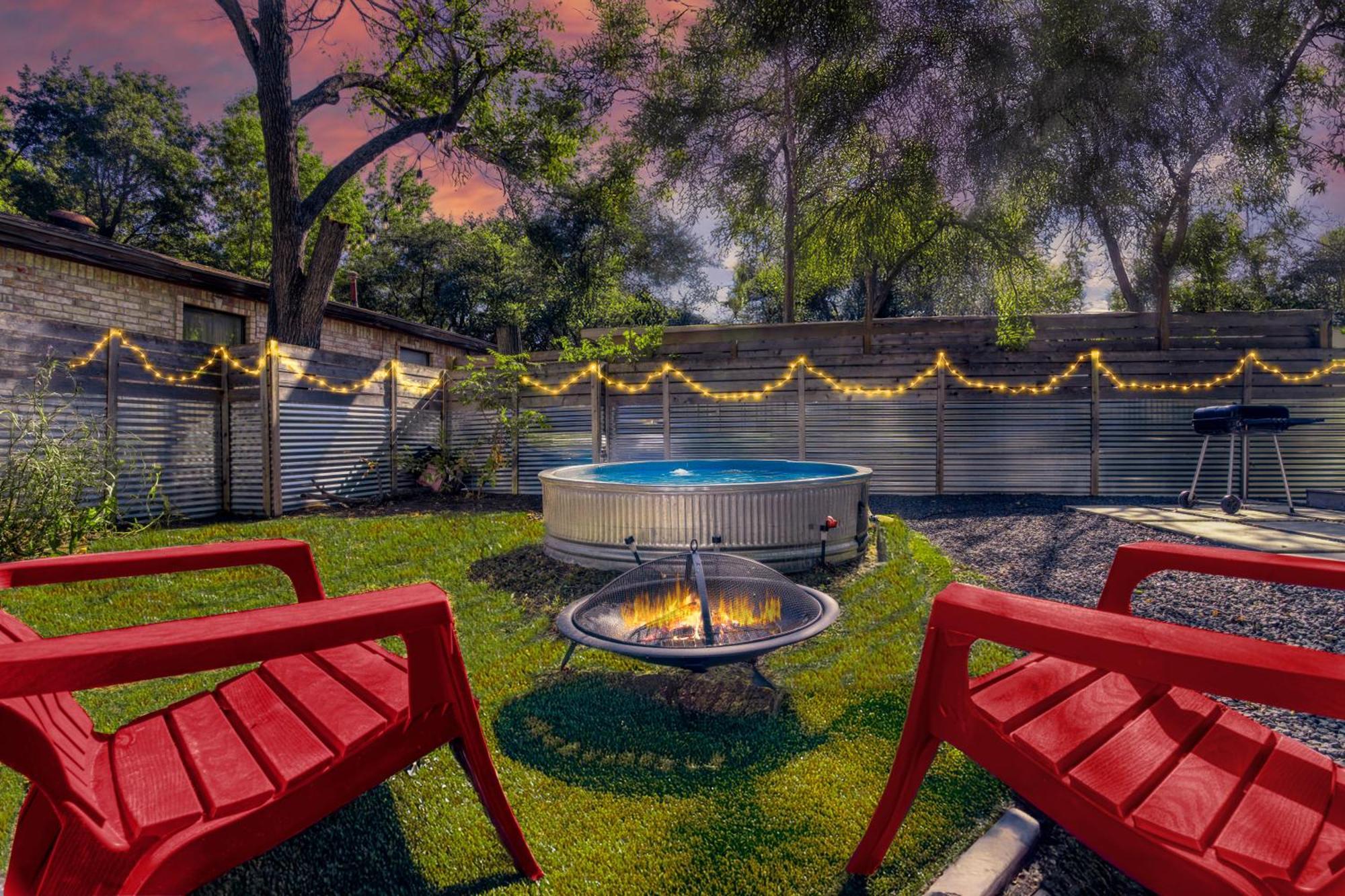 Relax By The Pool, Gather In Yard, Walk To 6th St & Dtwn's Eateries * Austin